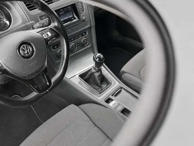 Volkswagen Golf view 13