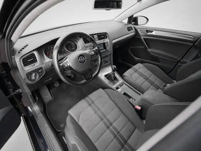 Volkswagen Golf view 12