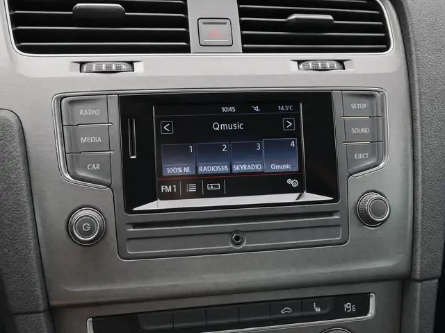 Volkswagen Golf view 24