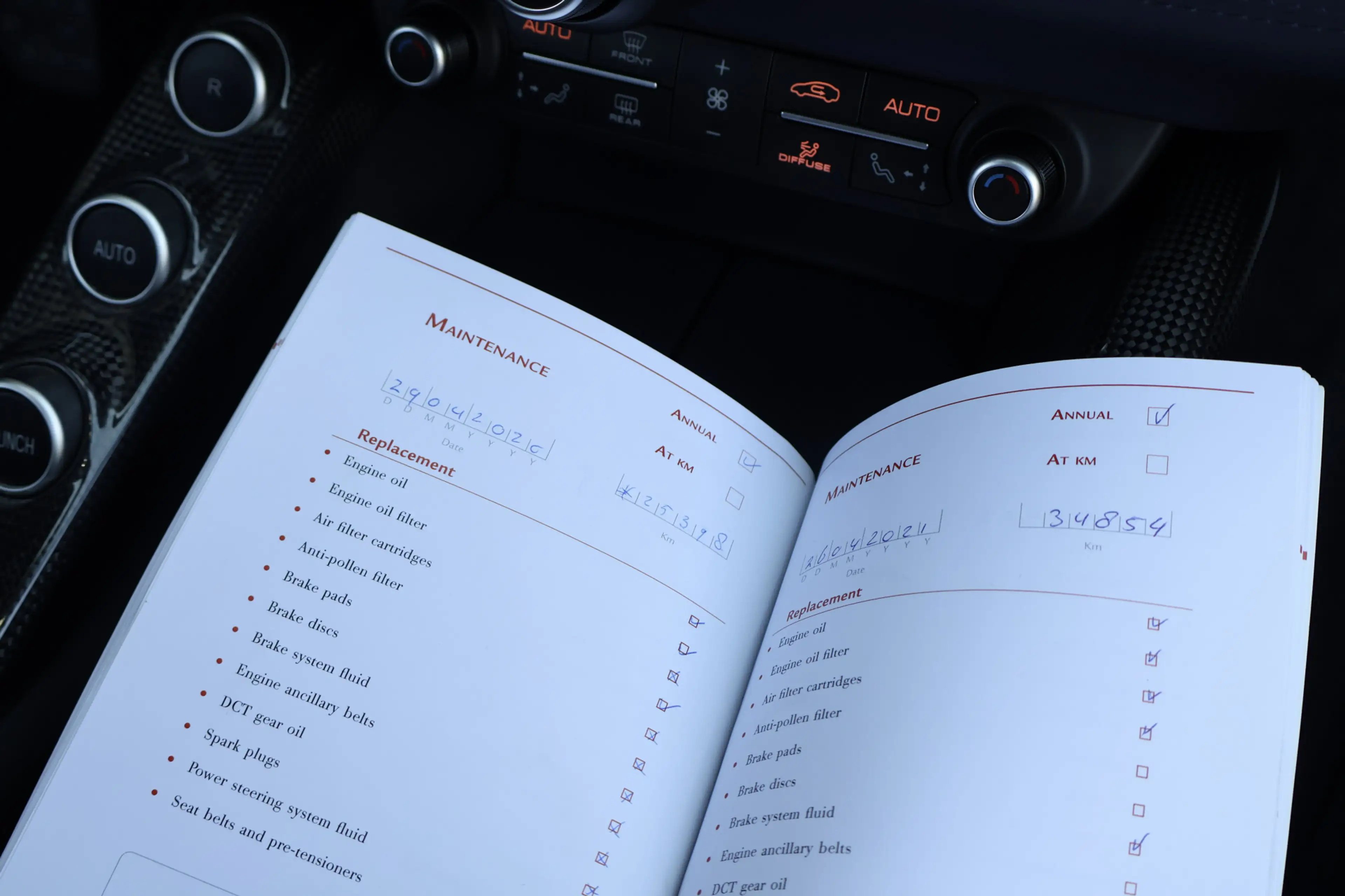 Ferrari GTC4 Lusso T 3.9 V8 | DEALER ONDERHOUDEN | APPLE CARPLAY | CA — photo 27