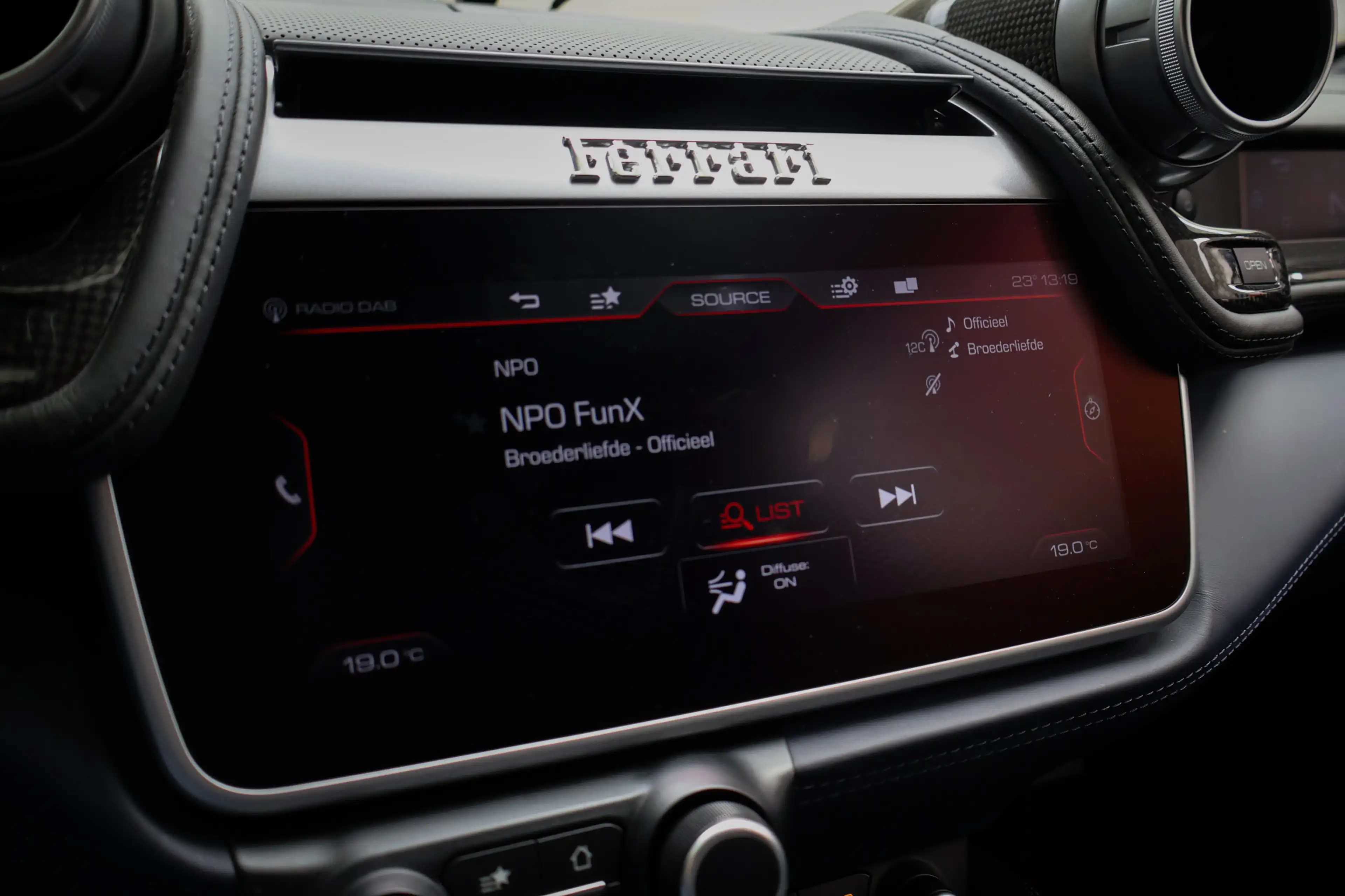 Ferrari GTC4 Lusso T 3.9 V8 | DEALER ONDERHOUDEN | APPLE CARPLAY | CA — photo 22