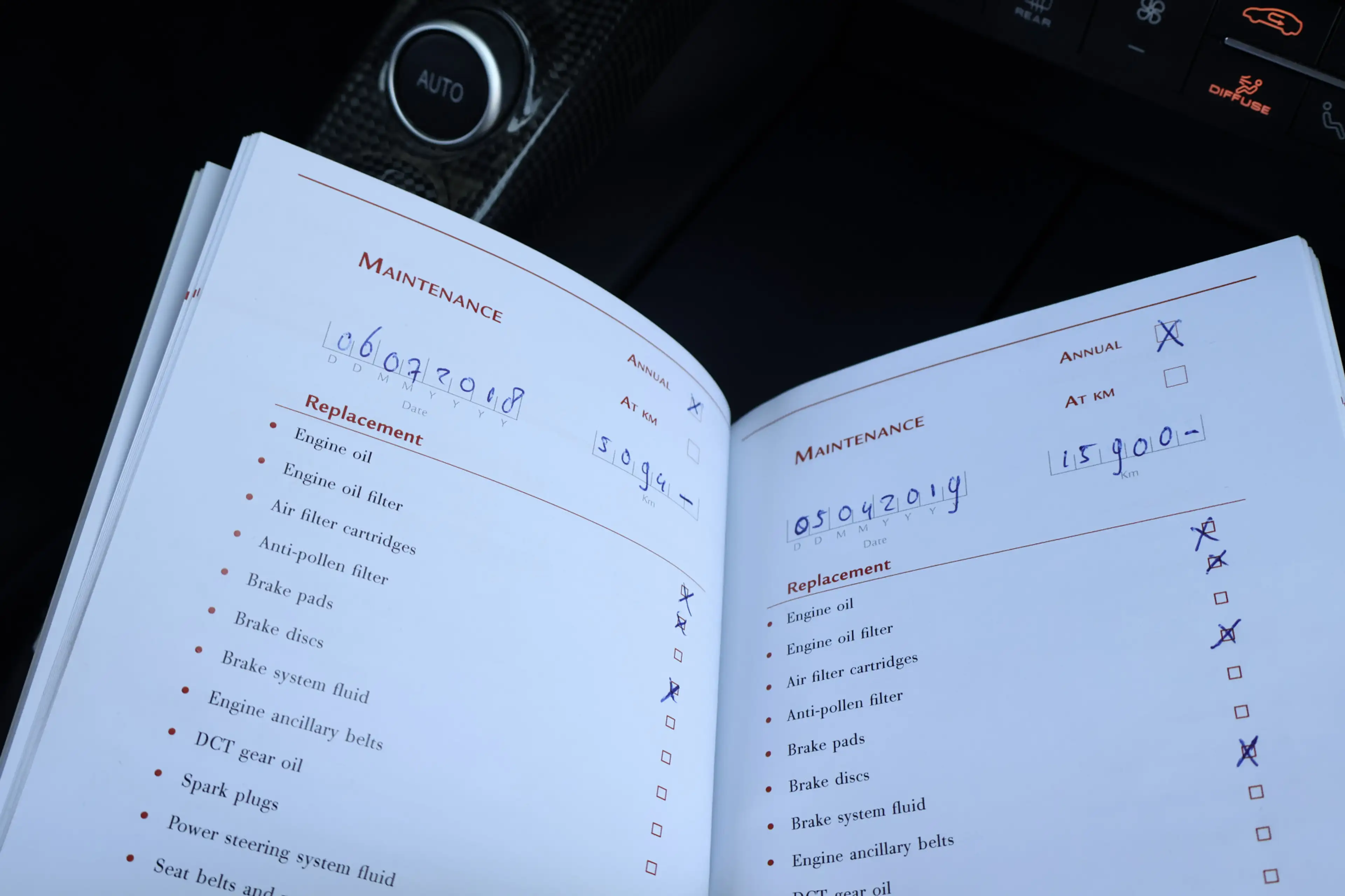Ferrari GTC4 Lusso T 3.9 V8 | DEALER ONDERHOUDEN | APPLE CARPLAY | CA — photo 28