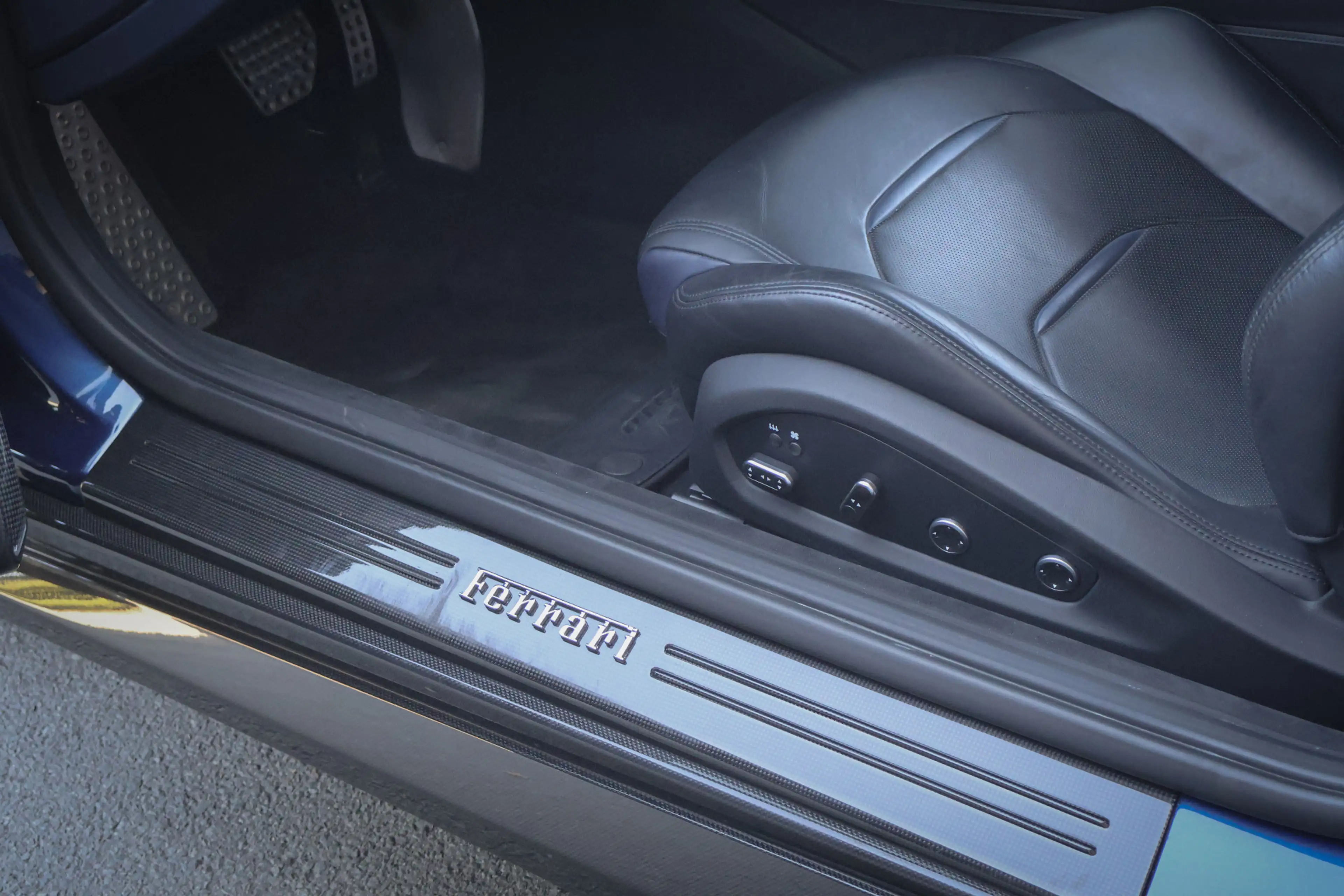 Ferrari GTC4 Lusso T 3.9 V8 | DEALER ONDERHOUDEN | APPLE CARPLAY | CA — photo 42