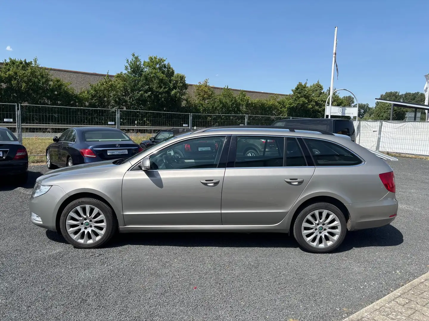 Skoda Superb 1.8 TSI Exclusive 1.Hand AHK Tempomat Beige - 2