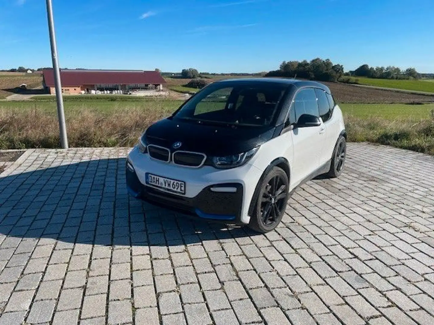 BMW i3 Baureihe i3 s, KAM, Navi, SHZ Blau - 1