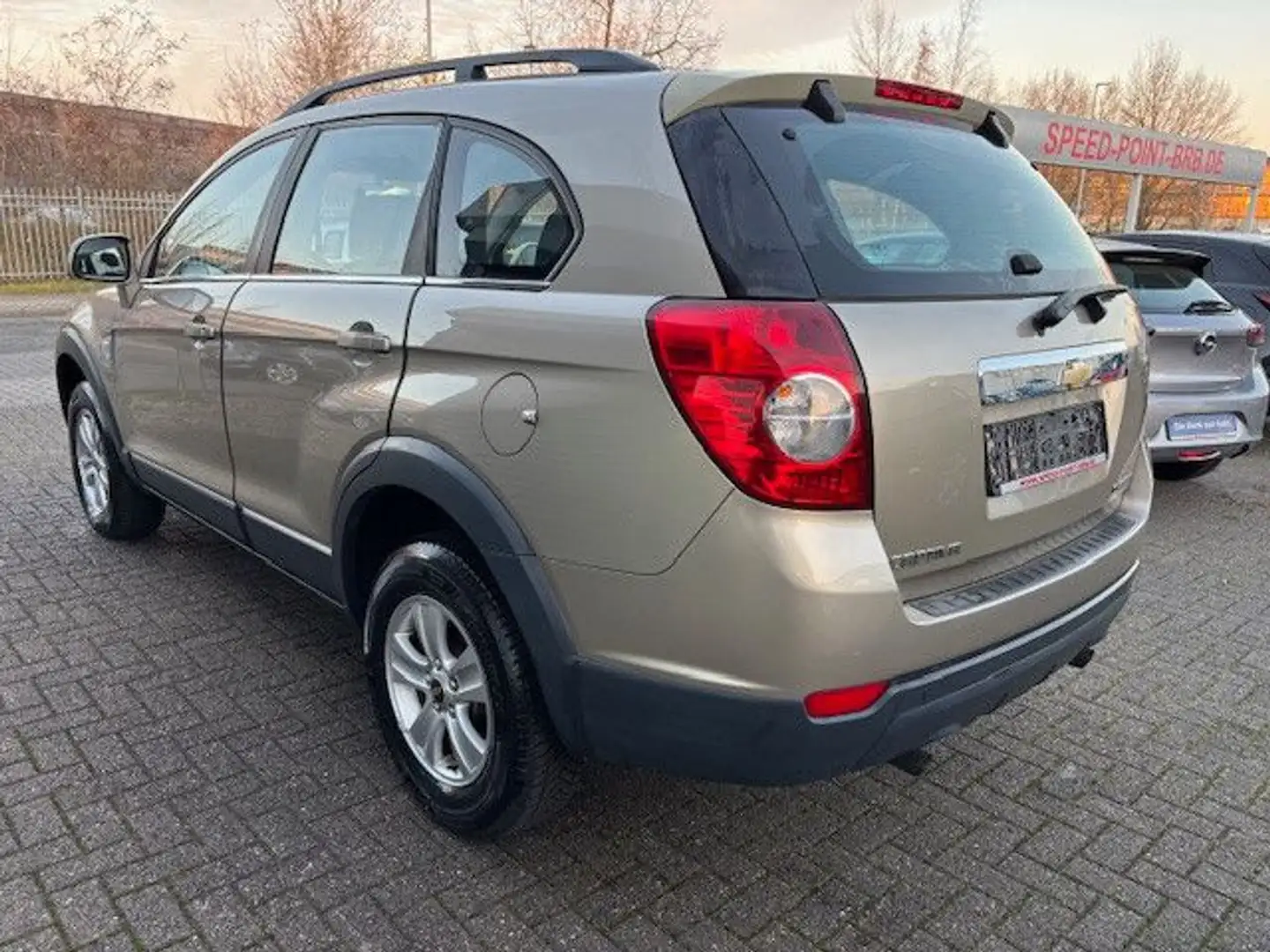 Chevrolet Captiva 2.4 LS 2WD Allwetter/Klima Zlatá - 2