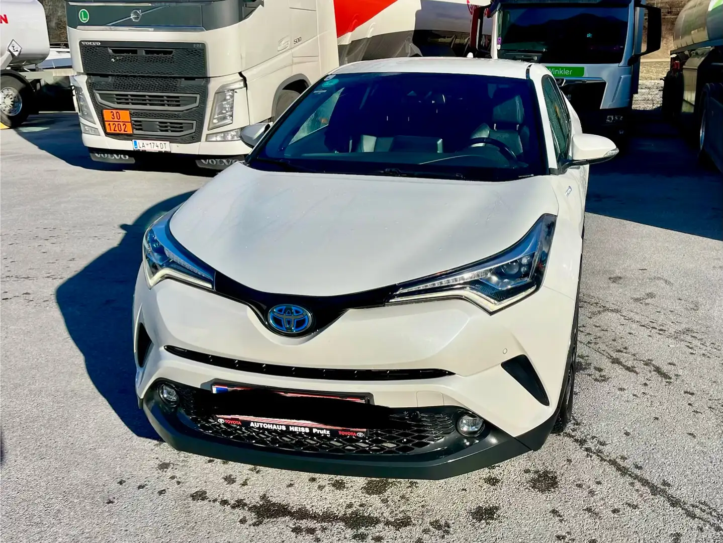 Toyota C-HR C-HR 1,8 Hybrid C-ULT CVT C-ULT Weiß - 1