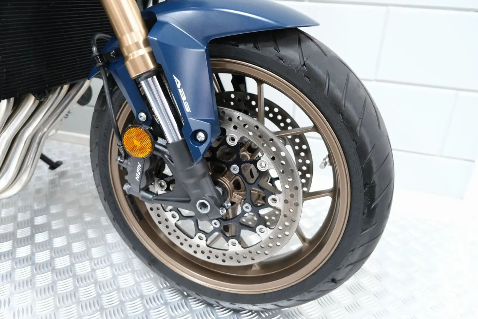 Honda CB 650 R Blauw - 2
