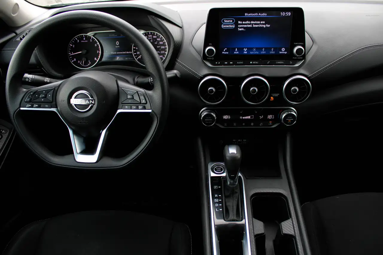 Nissan Sentra fotografie Nissan Sentra