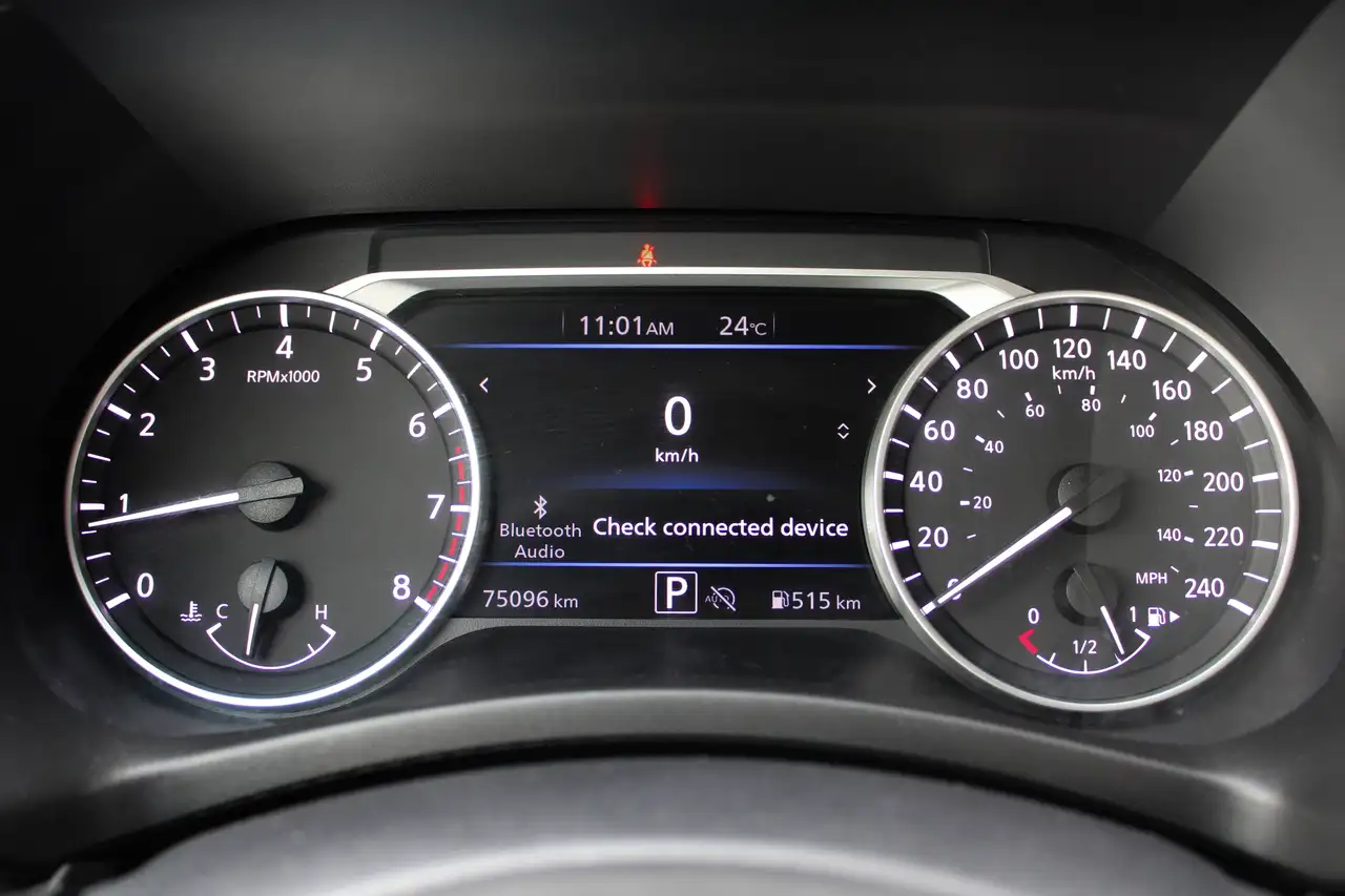 Nissan Sentra fotografie Nissan Sentra