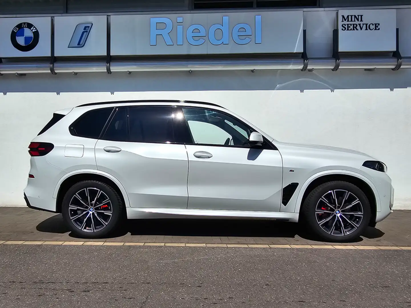 BMW X5 xDrive30d M Sportpaket Pro*Pano*AHK*DAPro*h/k Weiß - 2