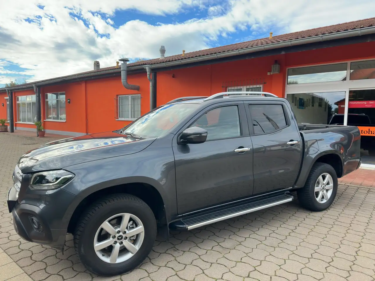 Mercedes-Benz X 250