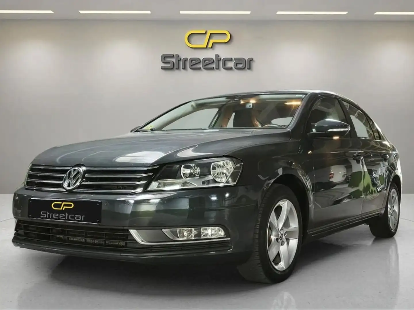 Volkswagen Passat Variant 1.6TDI Bluemotion Gris - 2