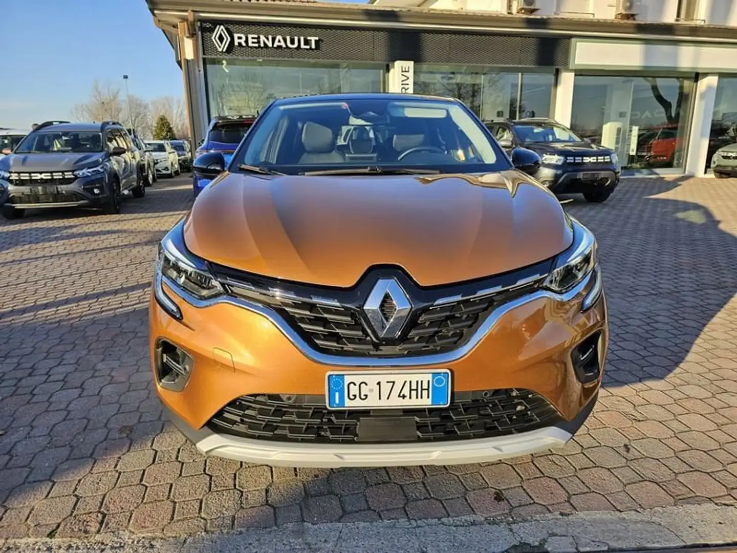 Renault Captur Plug-in Hybrid E-Tech 160 CV Intens Arancione - 2