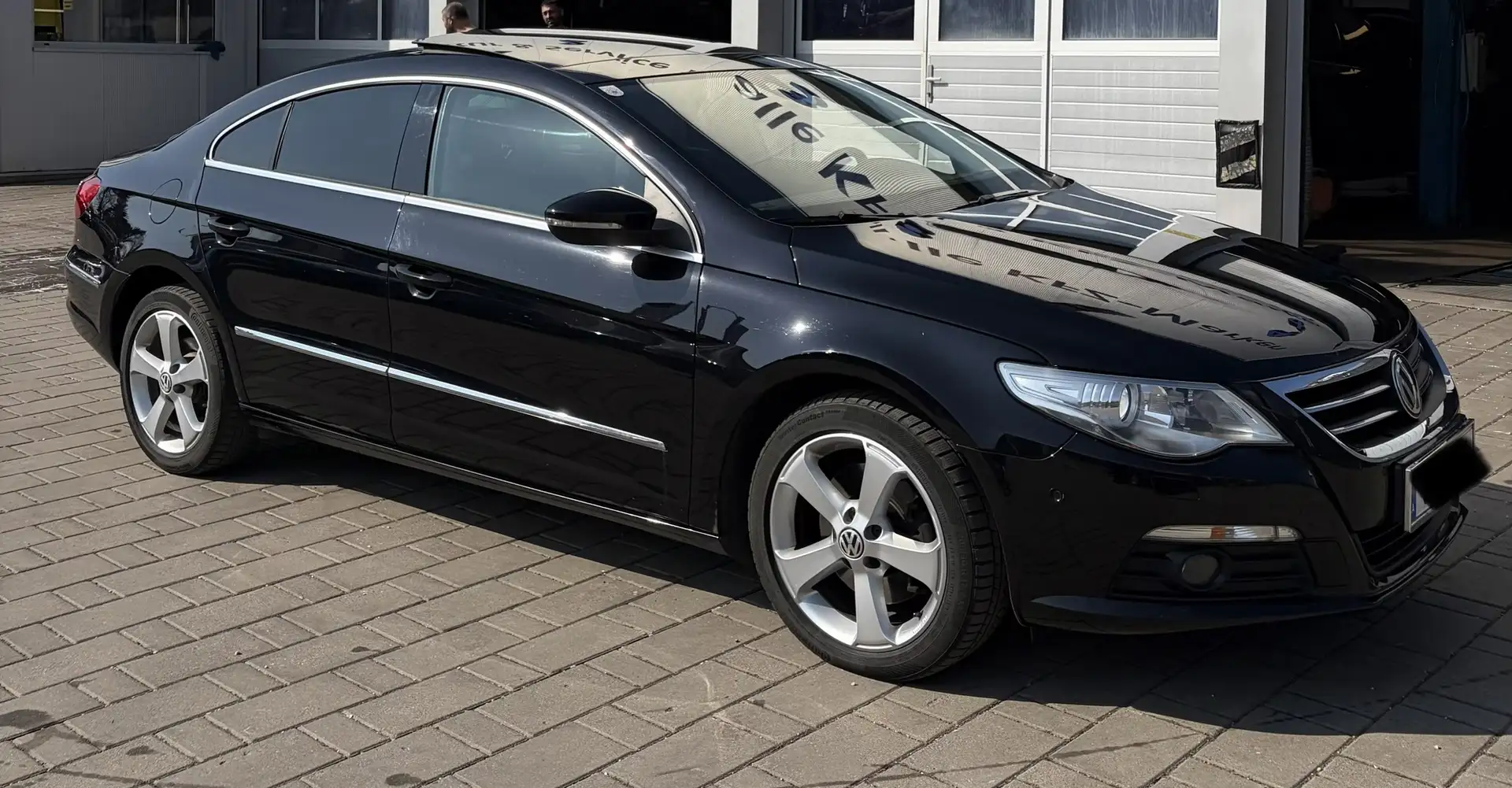 Volkswagen Passat CC 2.0TDI /VOLLAUSTATTUNG/AUTOMATIK/XENON/MEMORYSITZE - 2