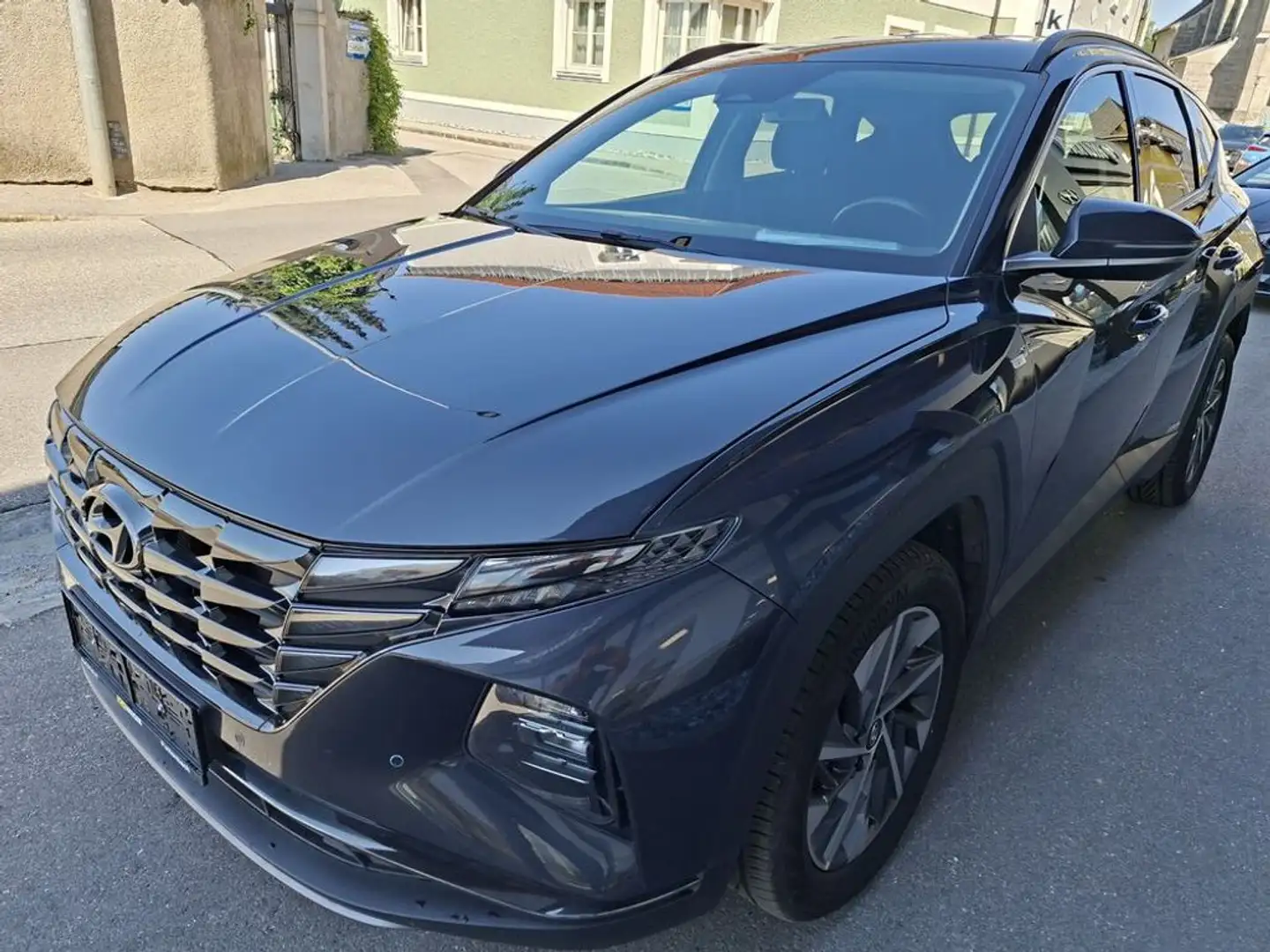 Hyundai TUCSON 1,6 CRDI 2WD 48V Trend Line DCT Grau - 1