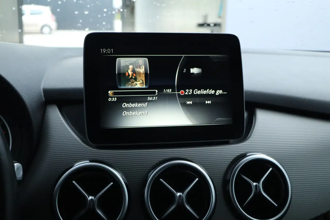 Mercedes-Benz B 180 — photo 32 sur 37
