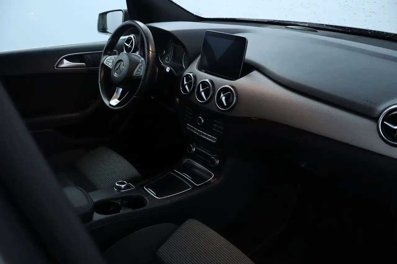 Mercedes-Benz B 180 — photo 18 sur 37