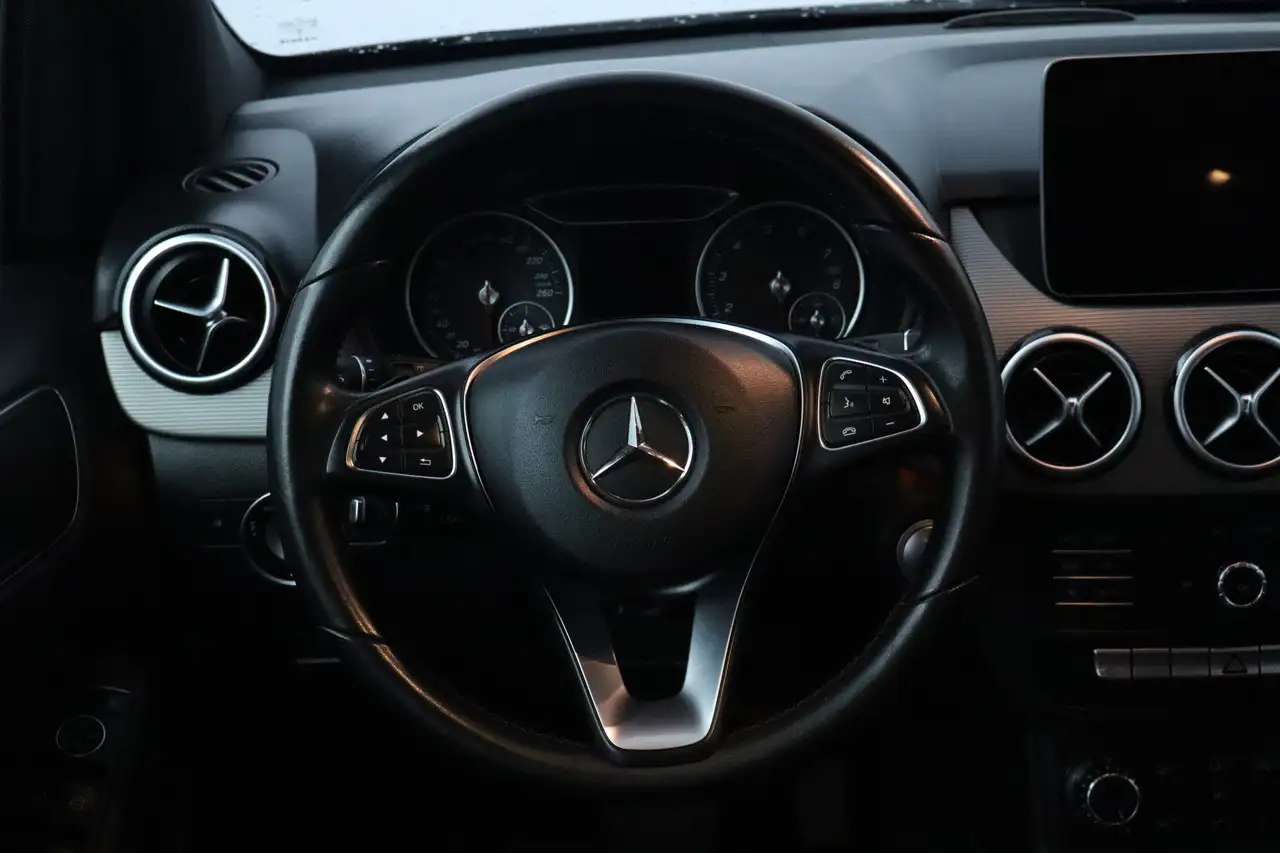 Mercedes-Benz B 180 — photo 19 sur 37