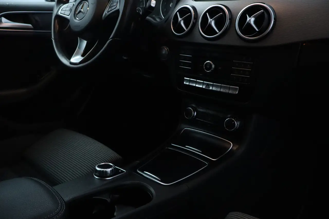 Mercedes-Benz B 180 — photo 23 sur 37