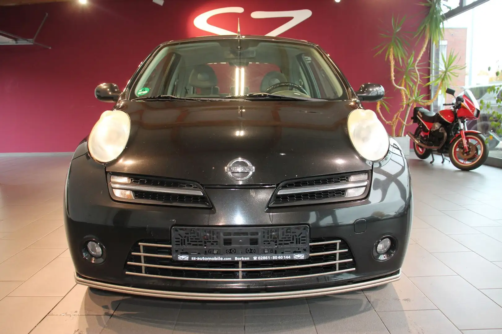 Nissan Micra Active Luxury Klima SHZ Schwarz - 2