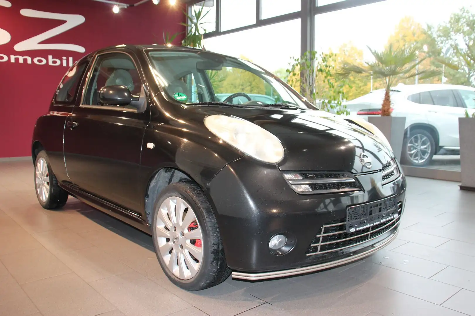 Nissan Micra Active Luxury Klima SHZ Schwarz - 1