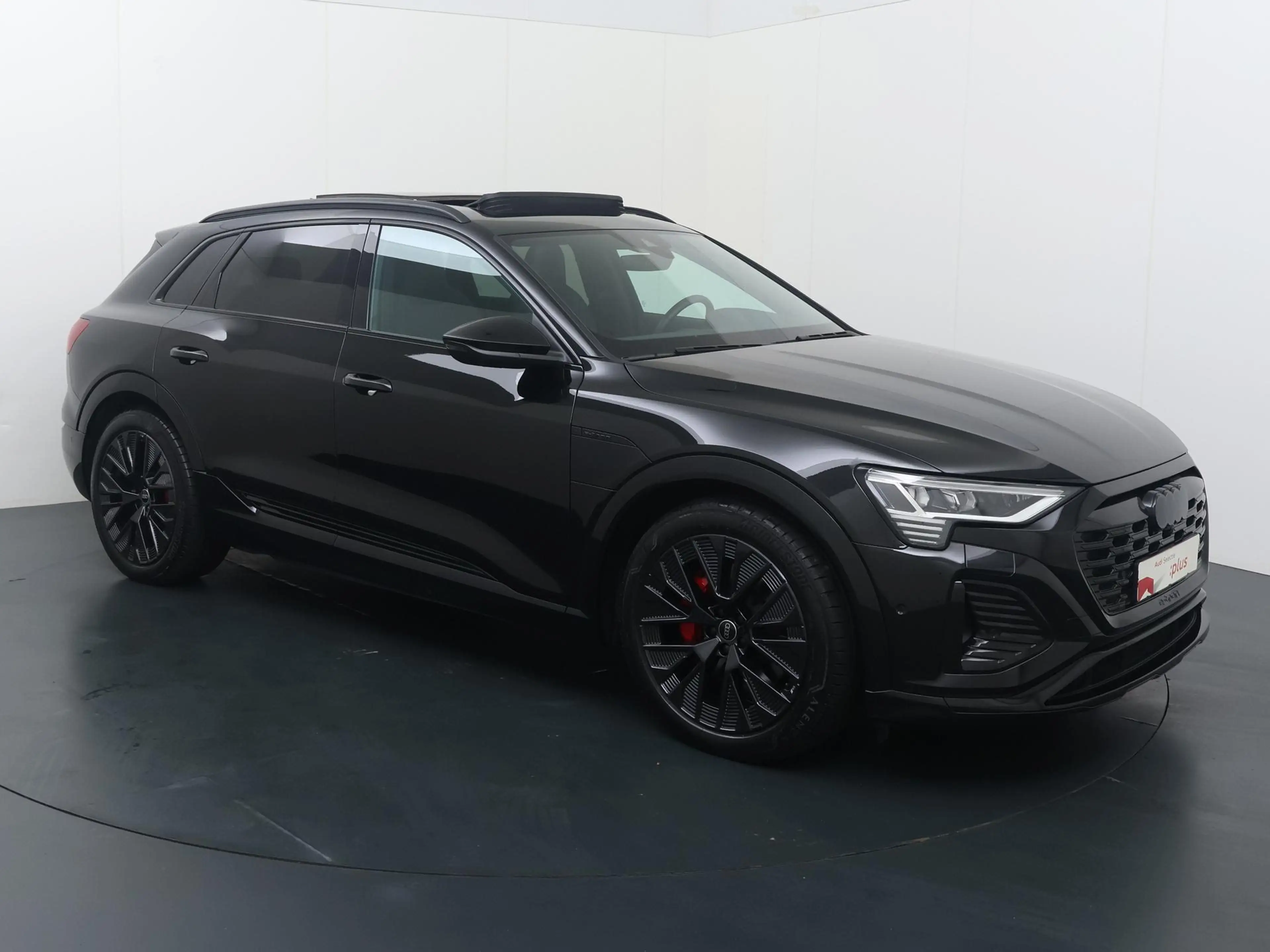 Audi Q8 e-tron 55 quattro S Edition Competition 115 kWh | 408 PK — photo 3