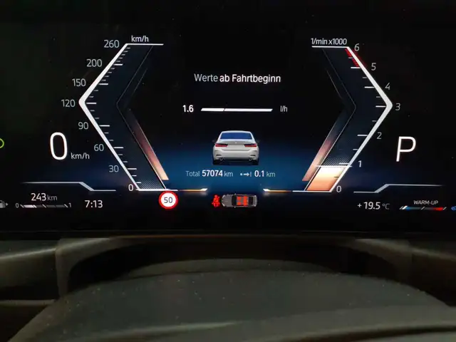 BMW 3 Series view 11