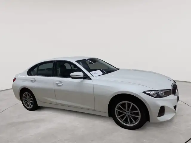 BMW 3 Series view 3