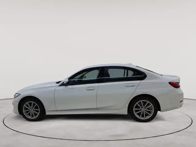 BMW 3 Series view 6