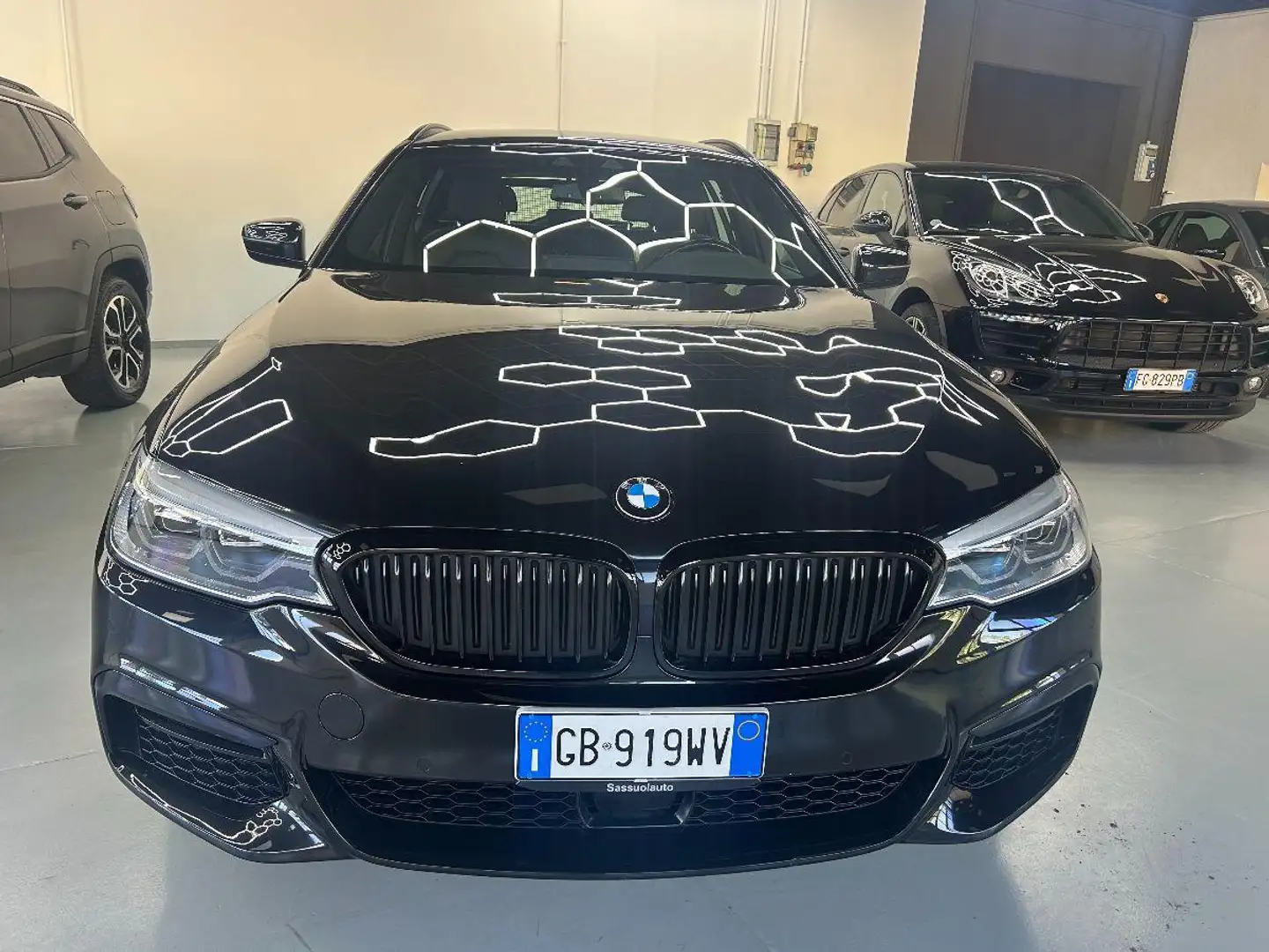 BMW 520 d 48V xDrive Touring Msport Nero - 2