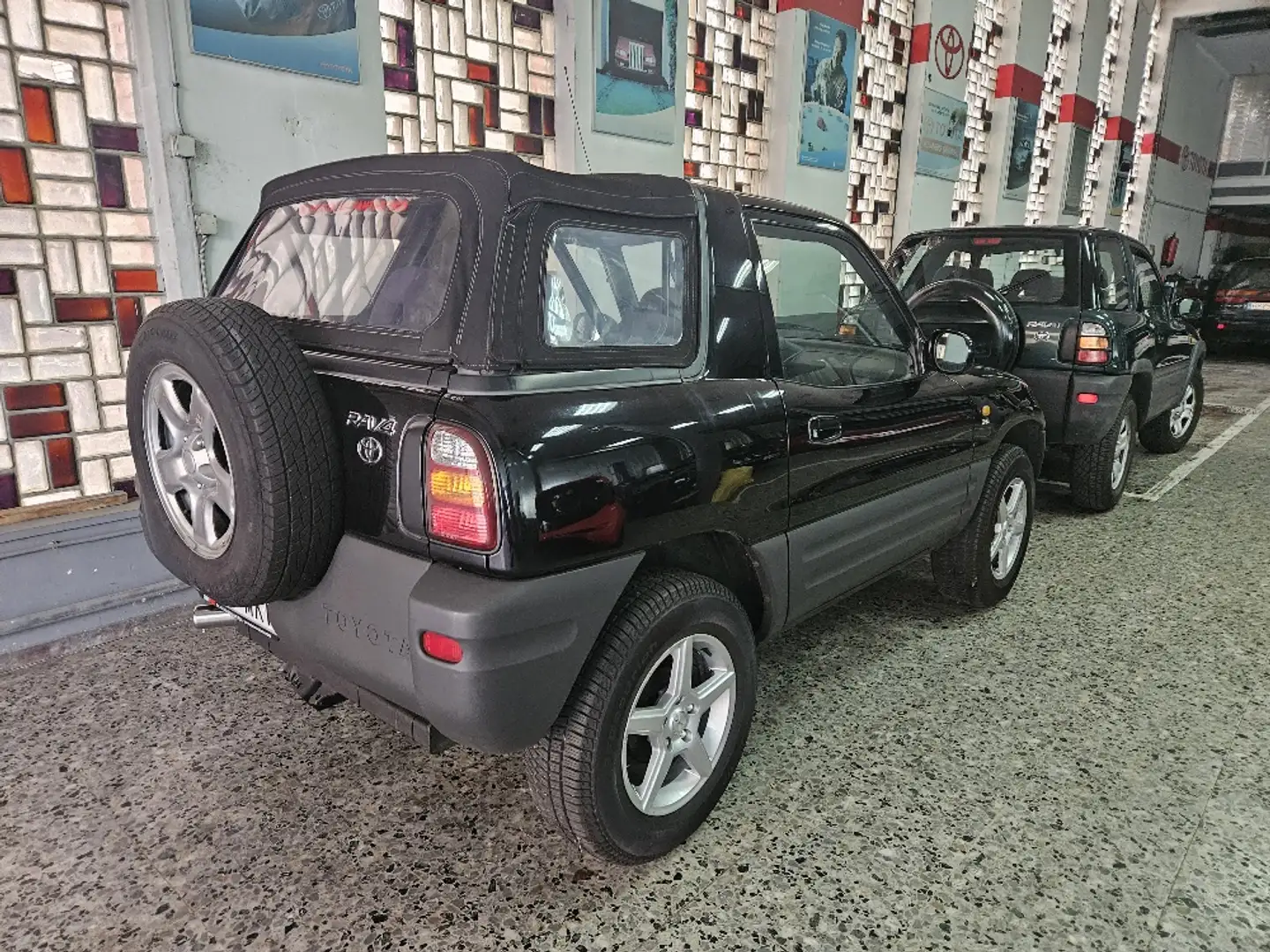 Toyota RAV 4 VX Negru - 2
