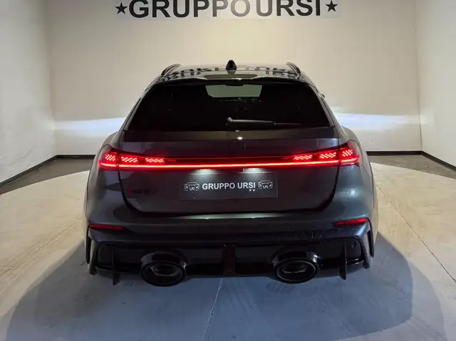Audi RS5 view 6