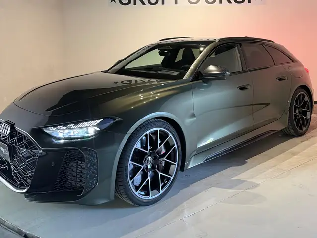 Audi RS5 main image