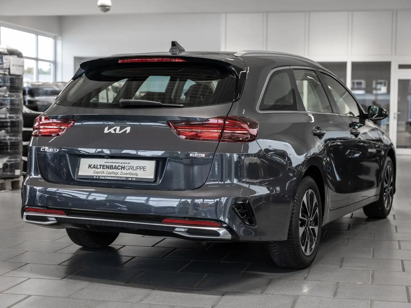 Kia Grey - 2