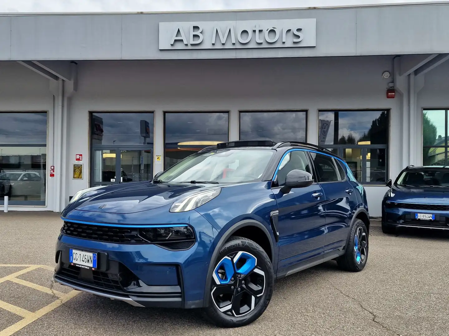 Lynk & Co 01 01 HEV Bleu - 1