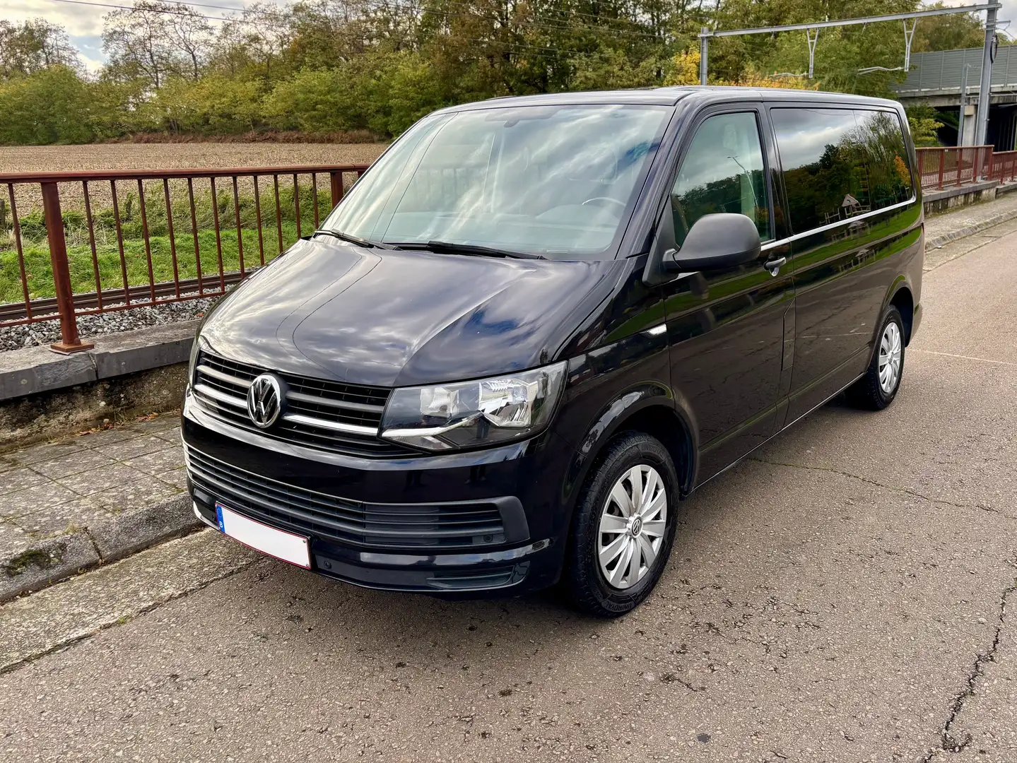 Volkswagen T6 Multivan Multivan 2.0 TDi SCR Trendline BMT Noir - 1