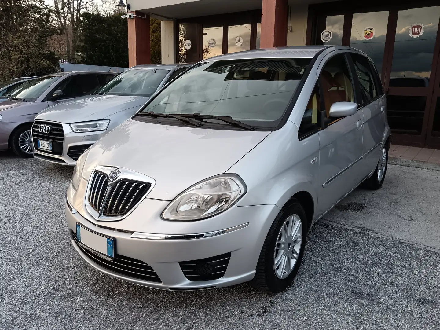 Lancia MUSA 1.3 MJT 90CV ORO NEOPATENTATI srebrna - 1