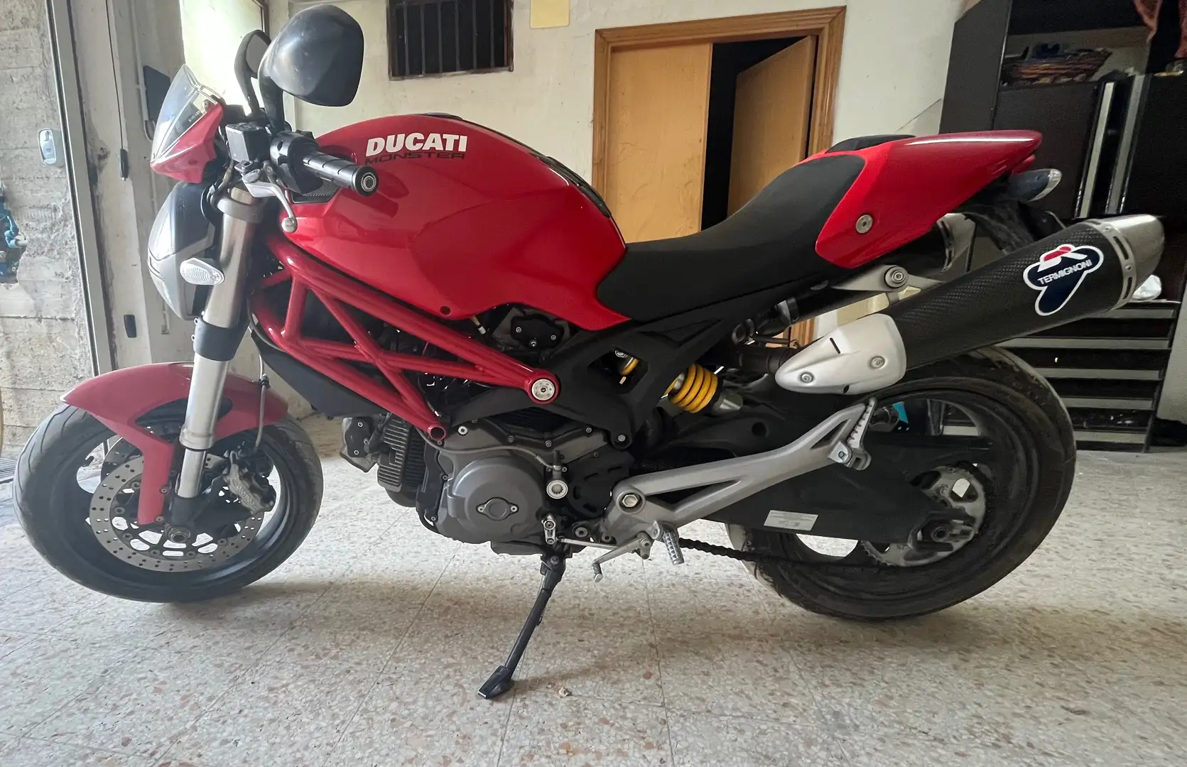 Ducati Monster 696 Roşu - 1