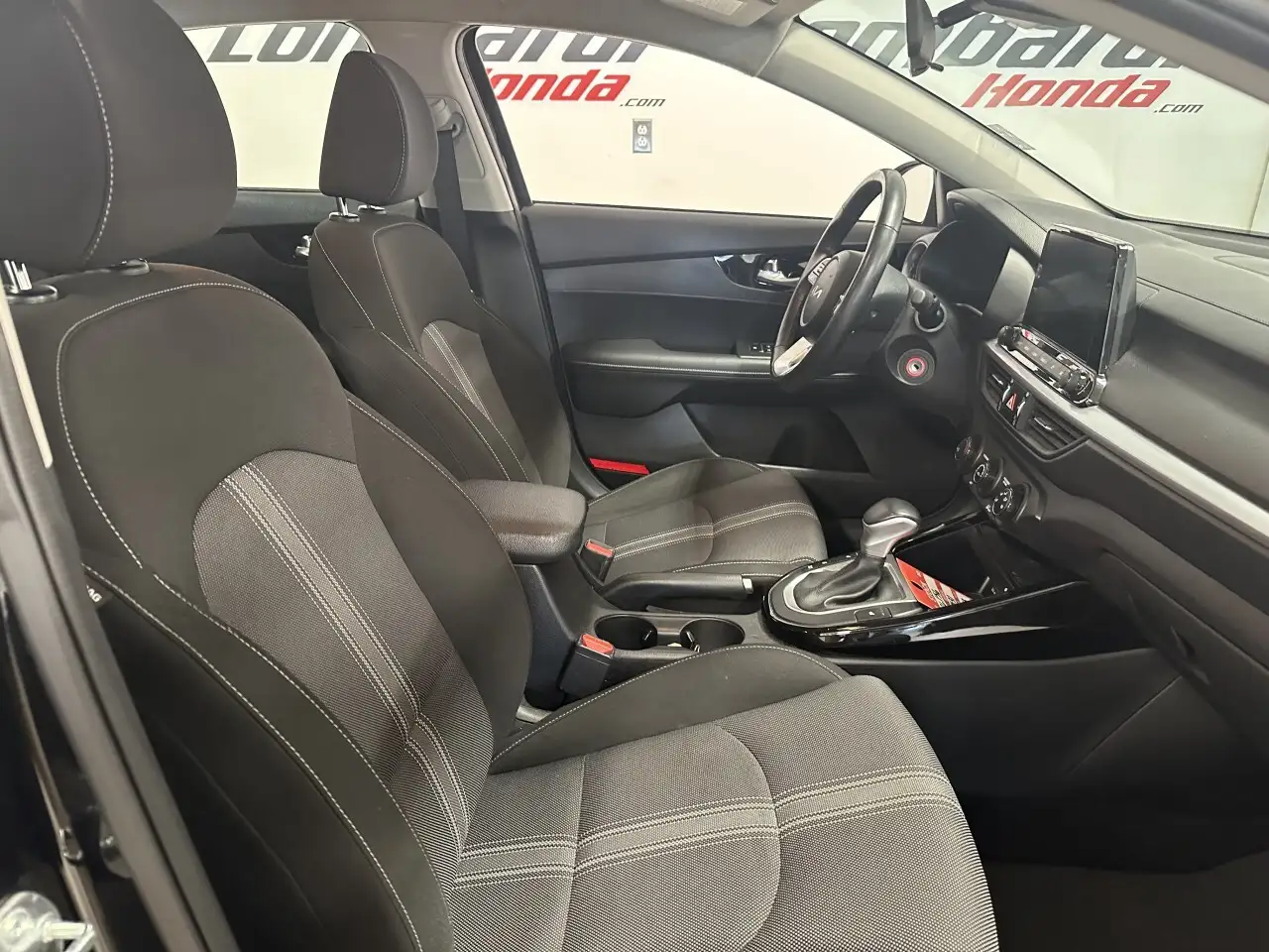 Kia Forte снимка Kia Forte