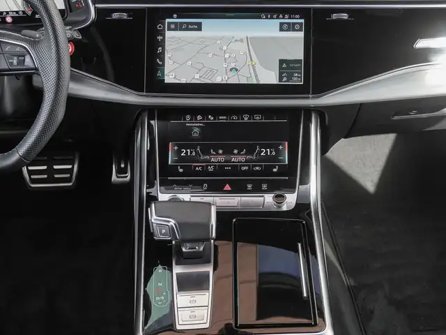 Audi Q8 view 13