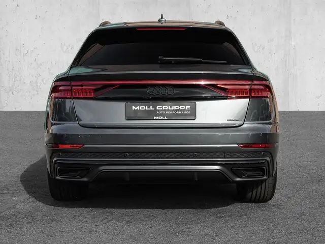 Audi Q8 view 6
