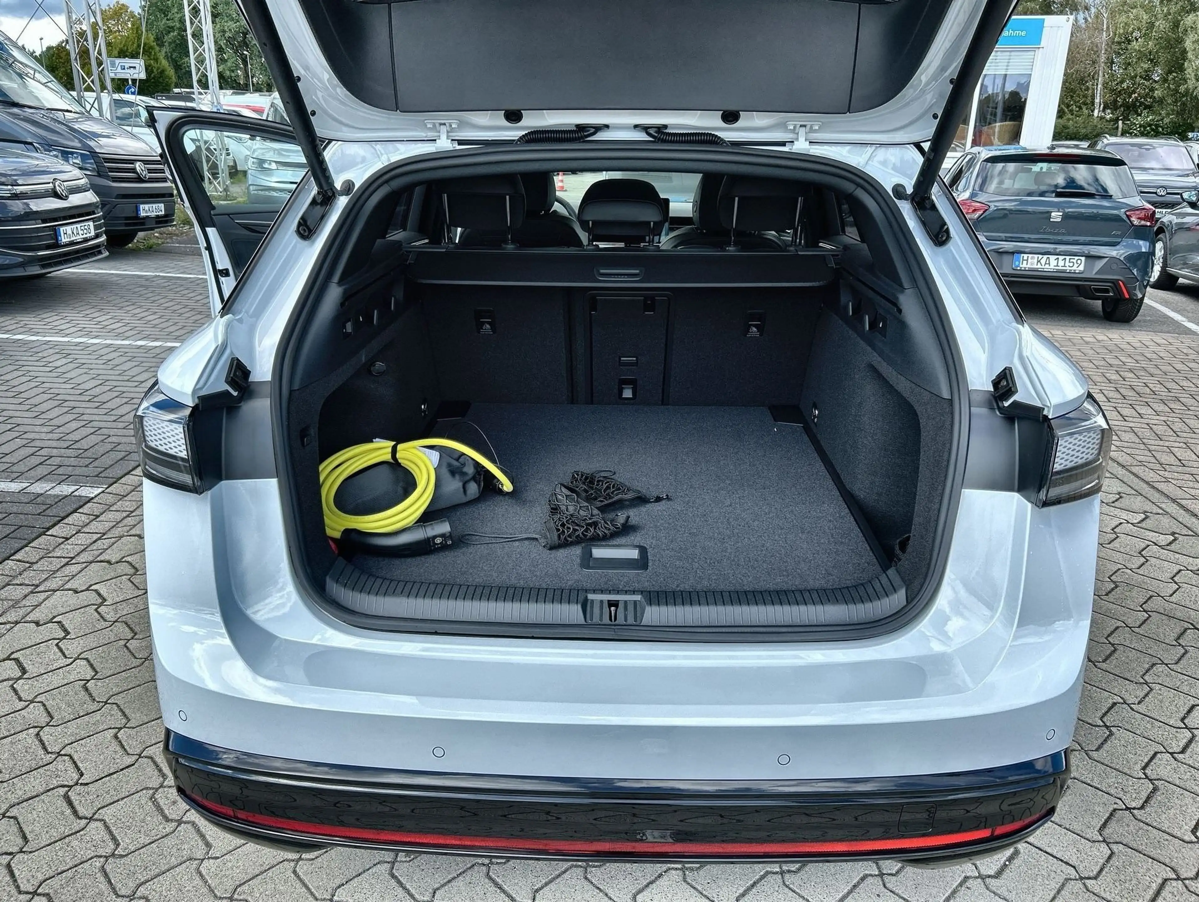 Volkswagen ID.7 Tourer Pro 77 kWh BlackStyle Pano Wärmepumpe AHK — photo 15