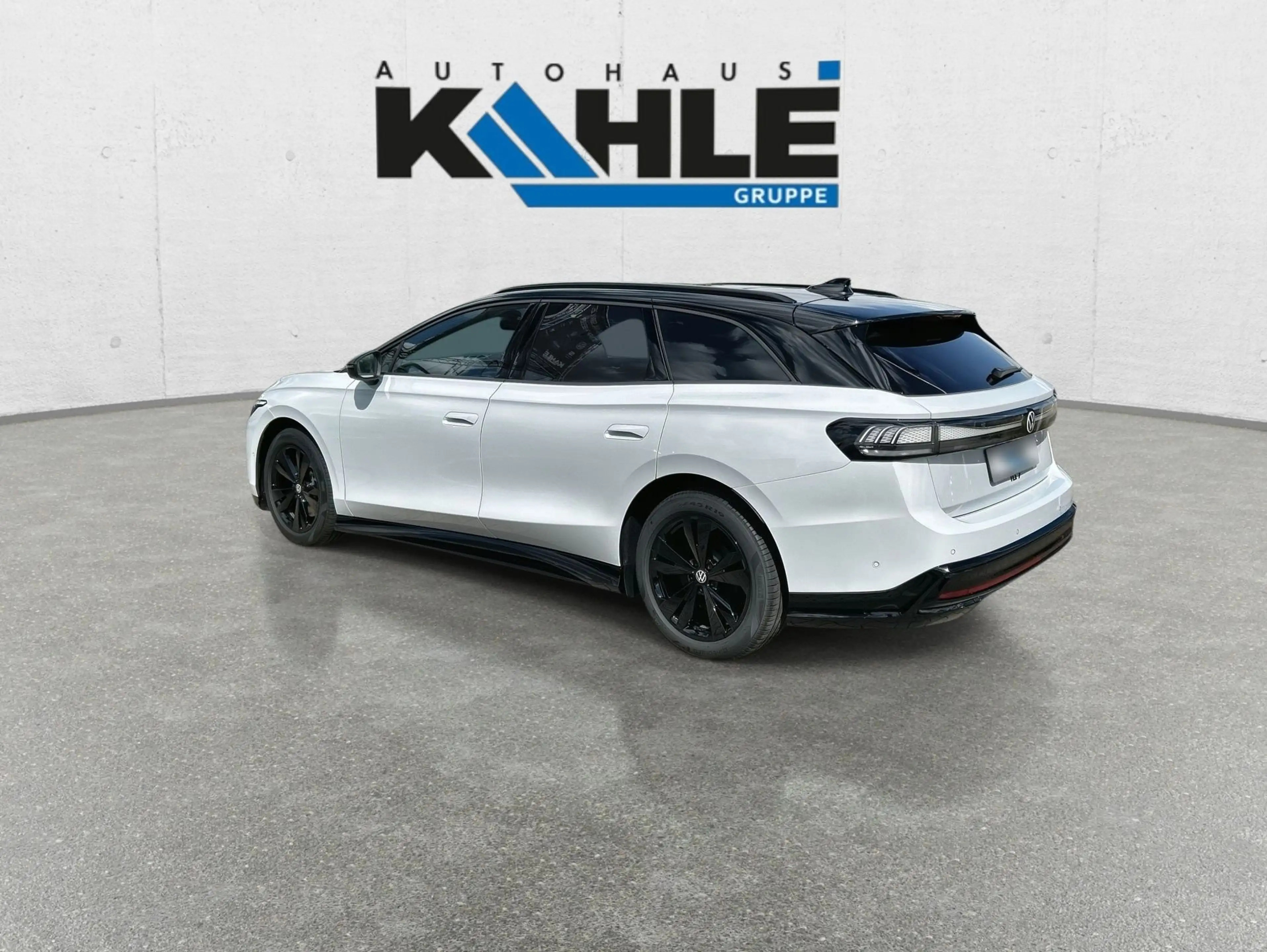 Volkswagen ID.7 Tourer Pro 77 kWh BlackStyle Pano Wärmepumpe AHK — photo 6