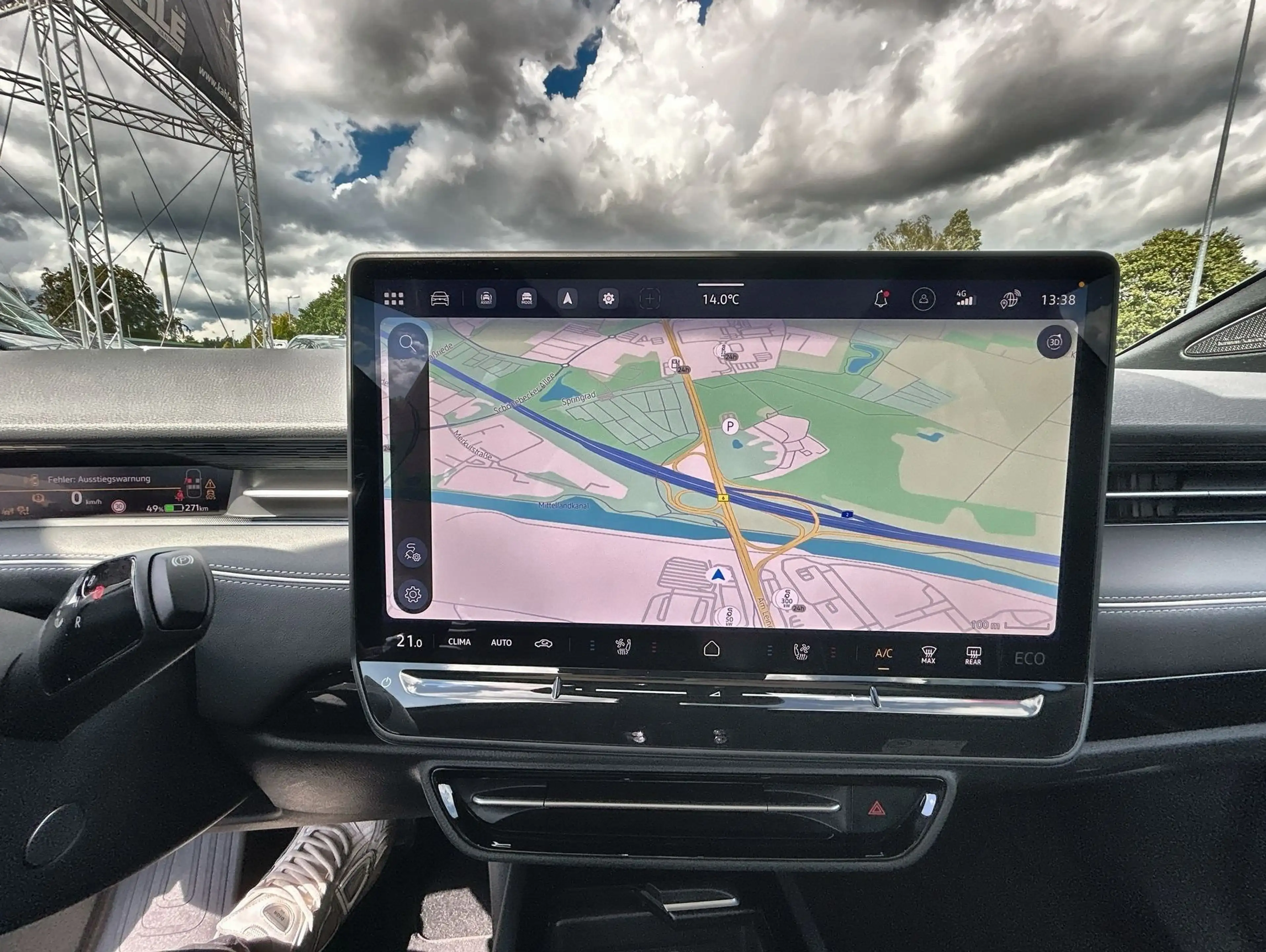 Volkswagen ID.7 Tourer Pro 77 kWh BlackStyle Pano Wärmepumpe AHK — photo 9