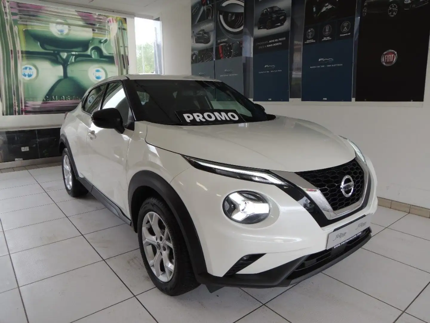 Nissan Juke 1.0 DIG-T 114 CV N-Connecta Weiß - 1