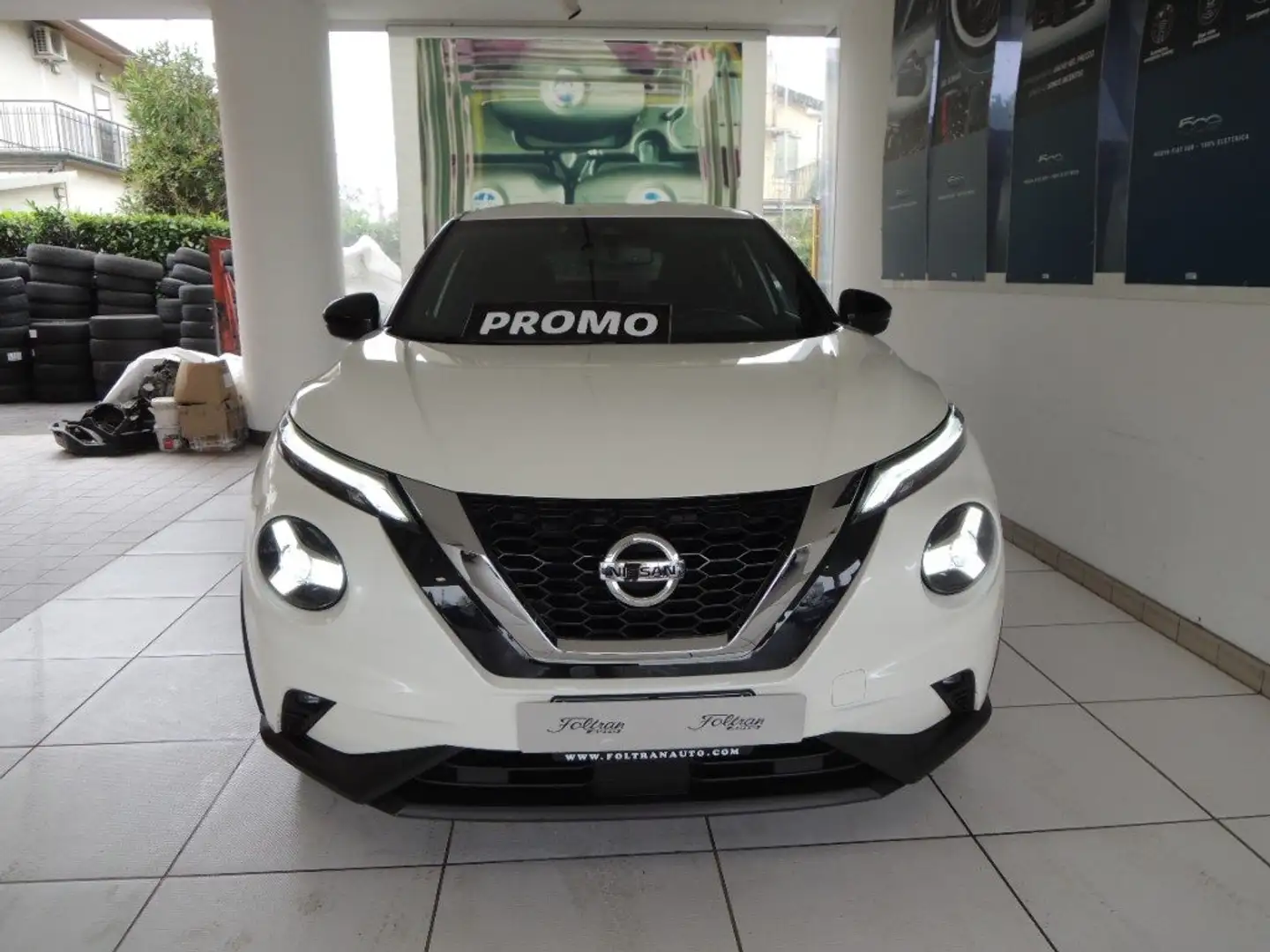 Nissan Juke 1.0 DIG-T 114 CV N-Connecta Weiß - 2