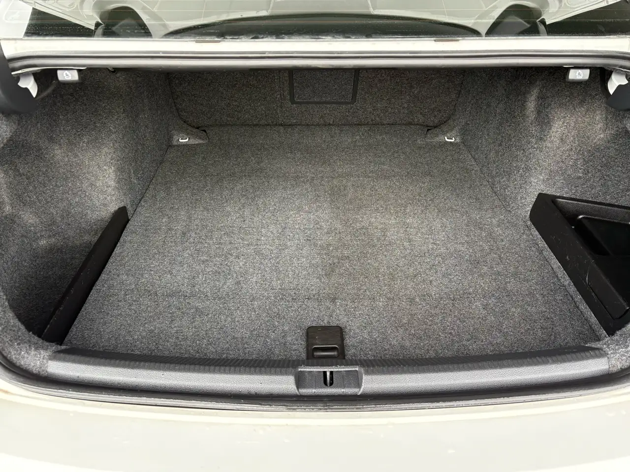 Volkswagen Passat снимка Volkswagen Passat