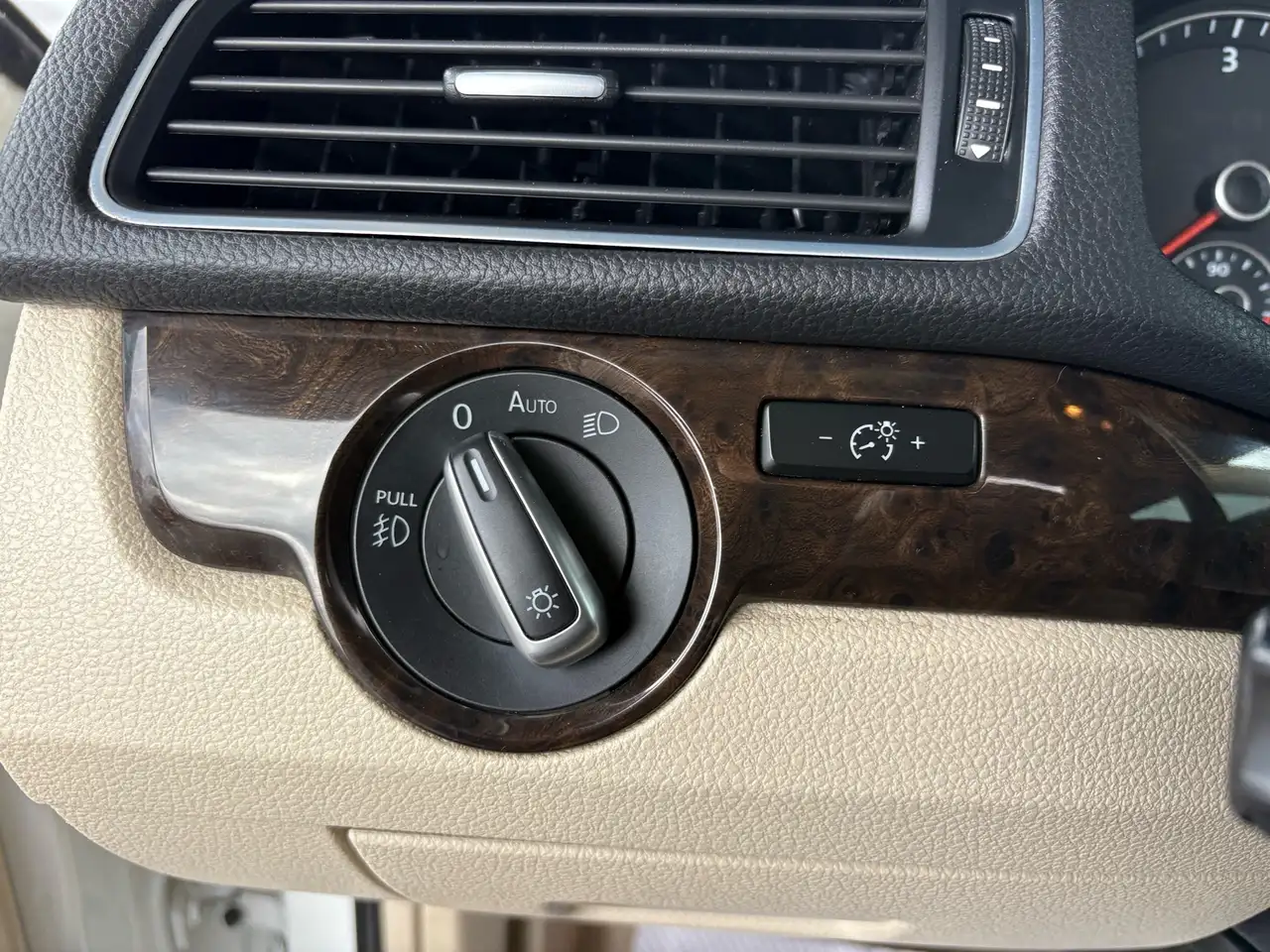 Volkswagen Passat снимка Volkswagen Passat