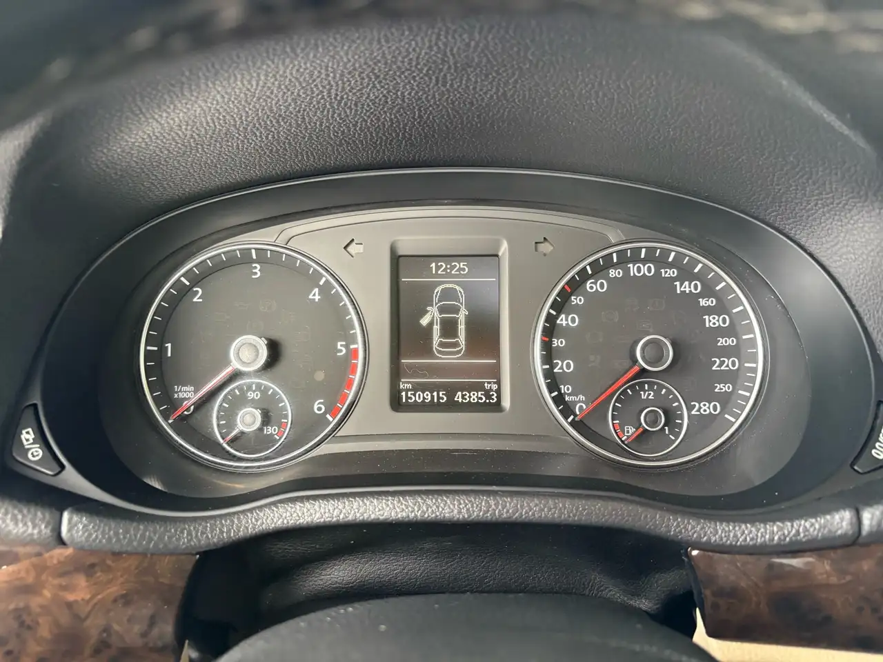 Volkswagen Passat снимка Volkswagen Passat